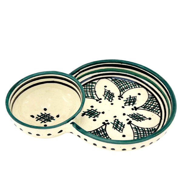 Plat à condiments en terre cuite fait main avec des motifs marocains traditionnels, disponible en différentes couleurs et personnalisable selon vos besoins